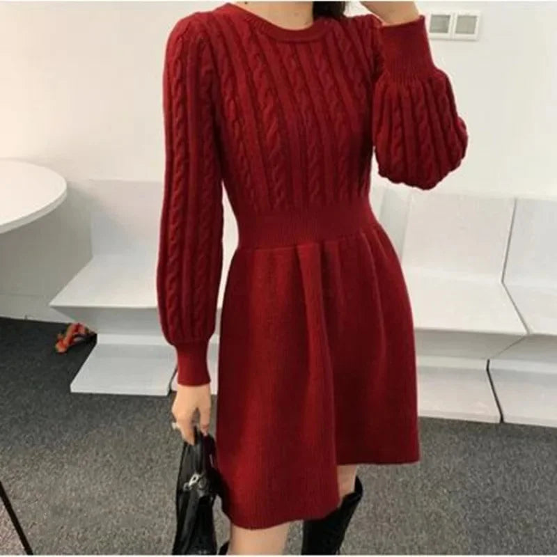Robe pull femme mi-longue tricotée col montant – automne hiver