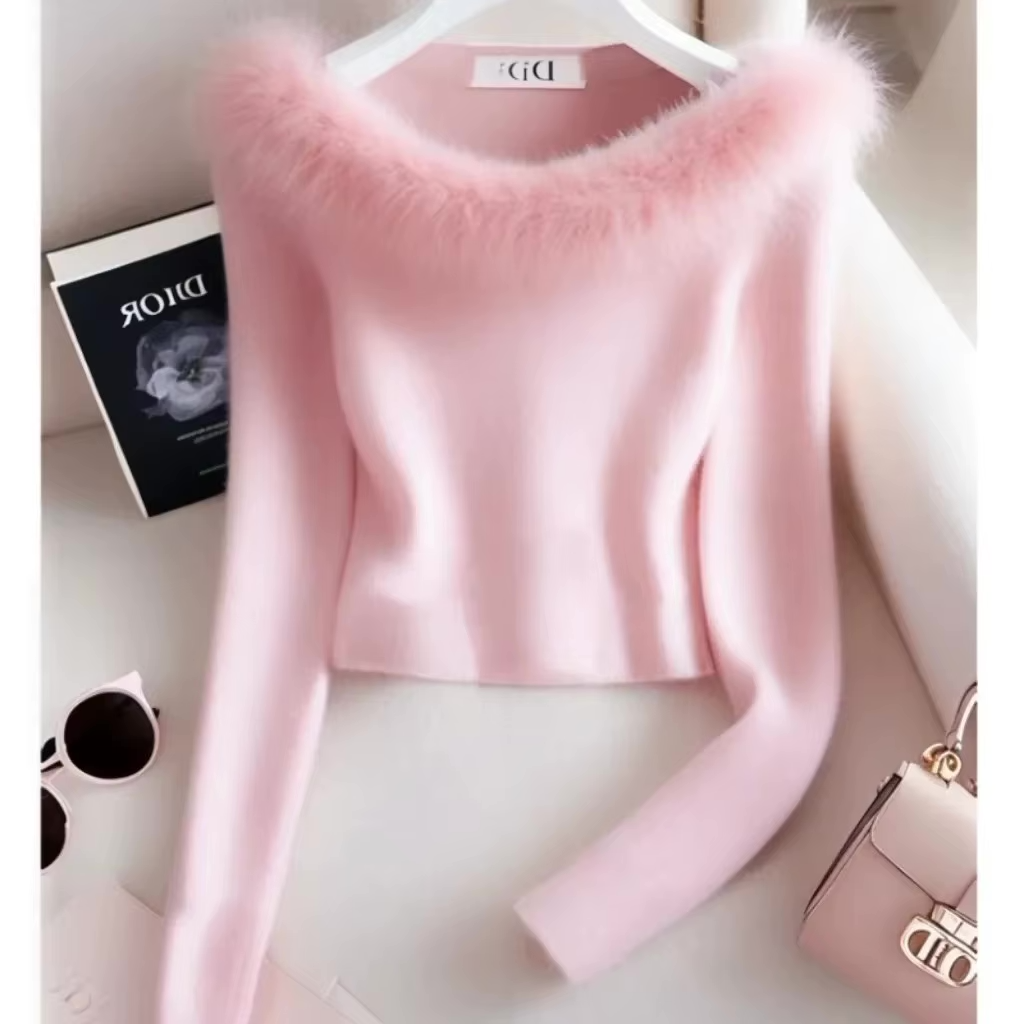 👉 Pull court femme épaules dénudées col fausse fourrure – chic & chaud