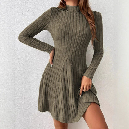 Robe Femme Cintrée 👗 à Col Montant – Élégante & Confortable