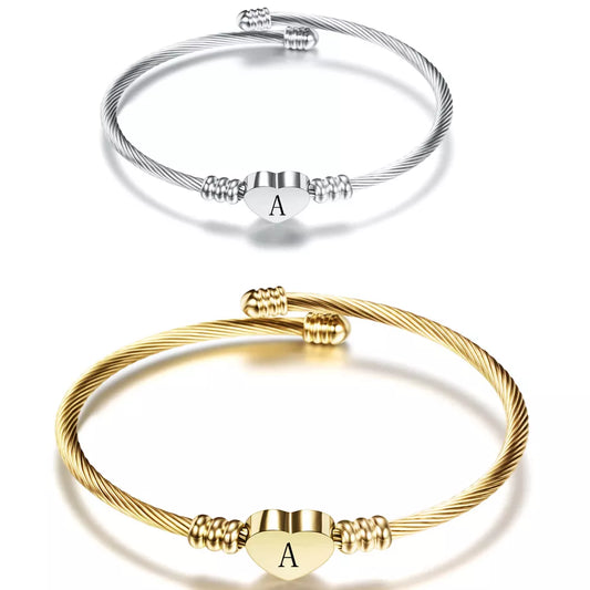 Bracelet manchette en acier inoxydable avec lettre initiale pour femme, 26 lettres de l'alphabet, breloque en forme de cœur, bracelet féminin, bijoux de fête d'anniversaire, mode