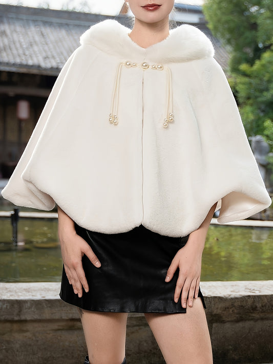Cape  élégante en fausse fourrure – Perles & pompons hiver chic