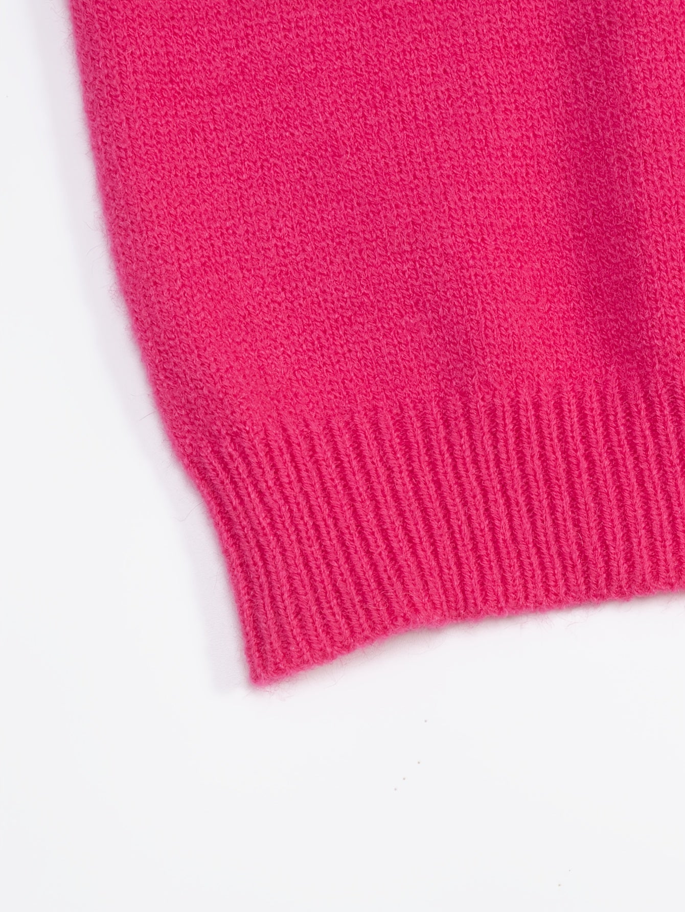 Pull élégante femme – épaules nues & col fausse fourrure